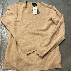 ‼️SALE‼️ NWT 100% Cashmere Sweater